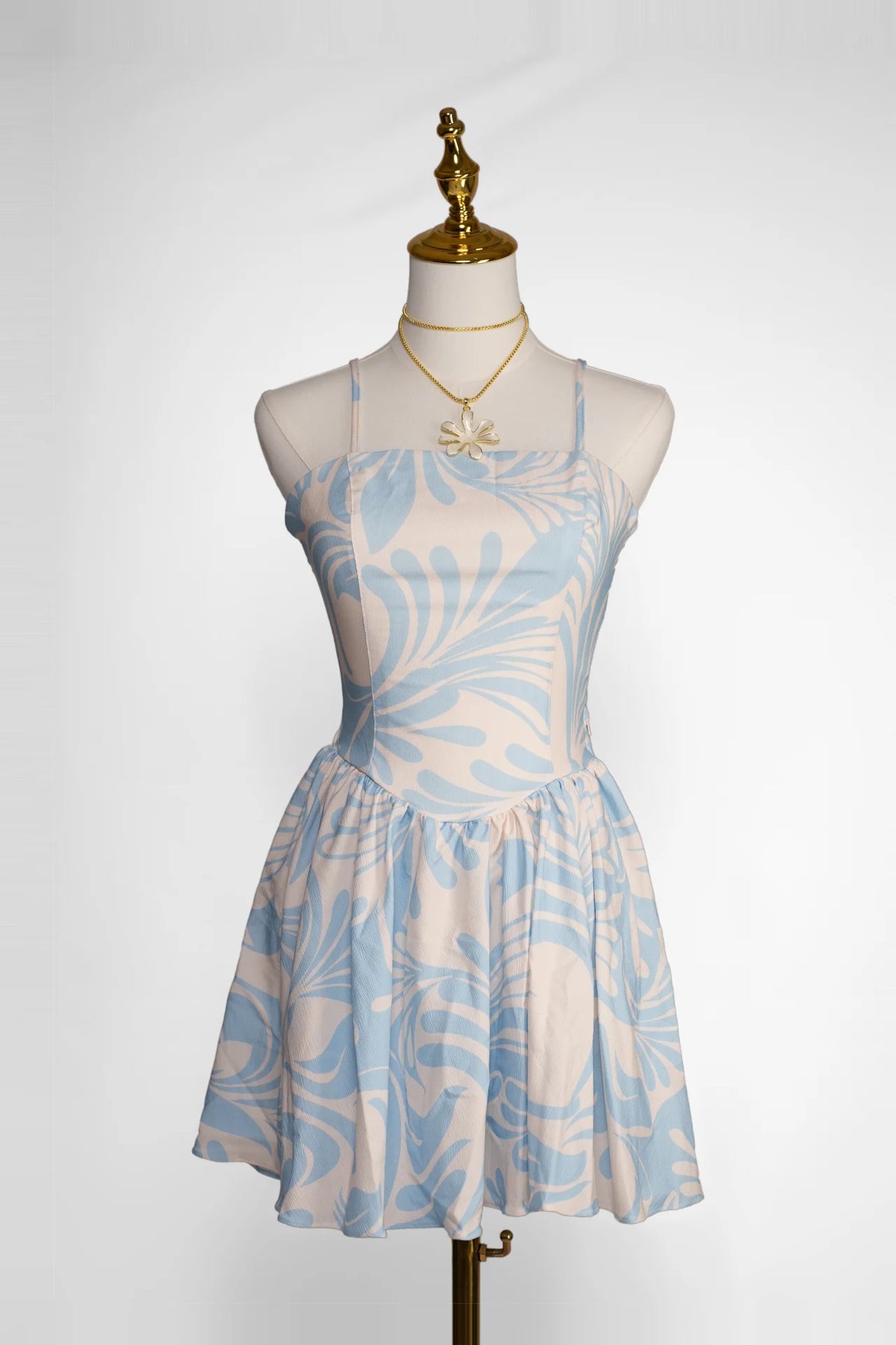 Arioma modelo 24, Azul y blanco. Maniquí · Vista principal