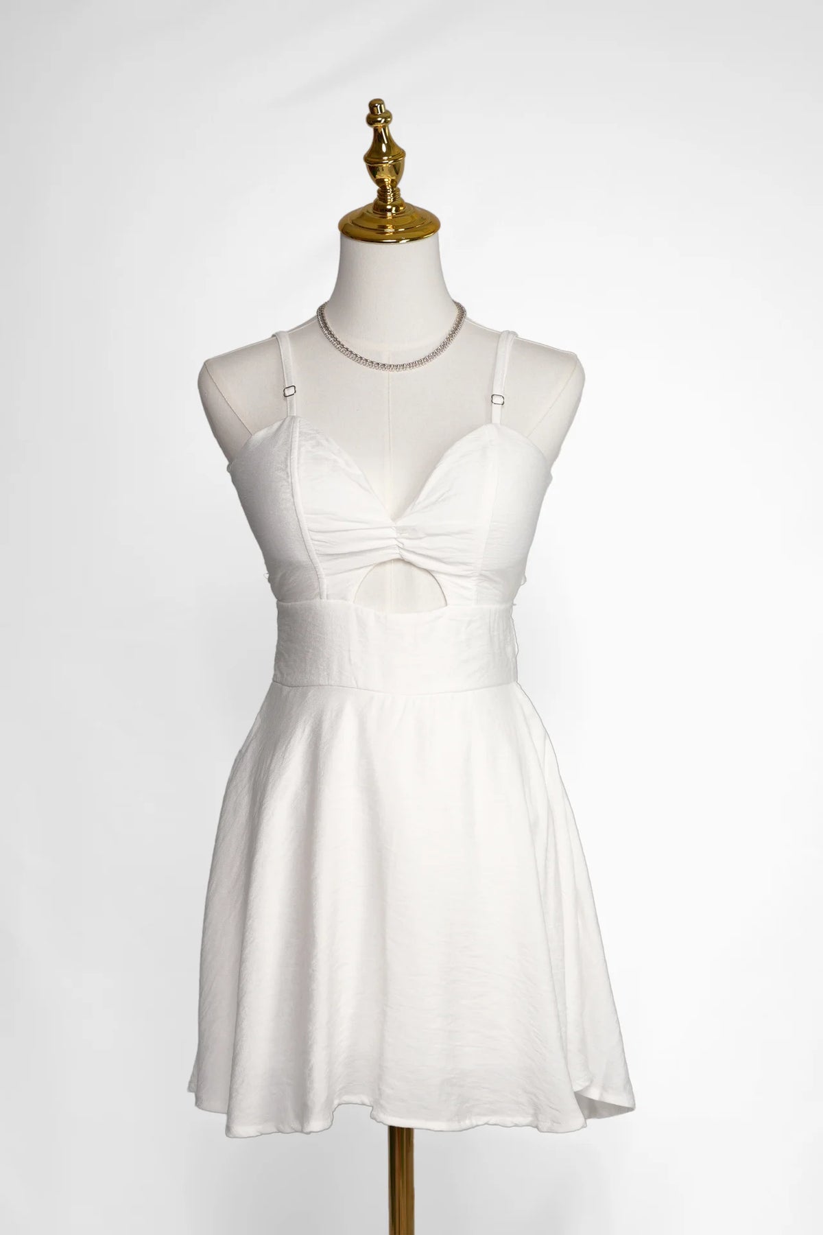 Arioma modelo 26, Blanco. Maniquí · Vista principal