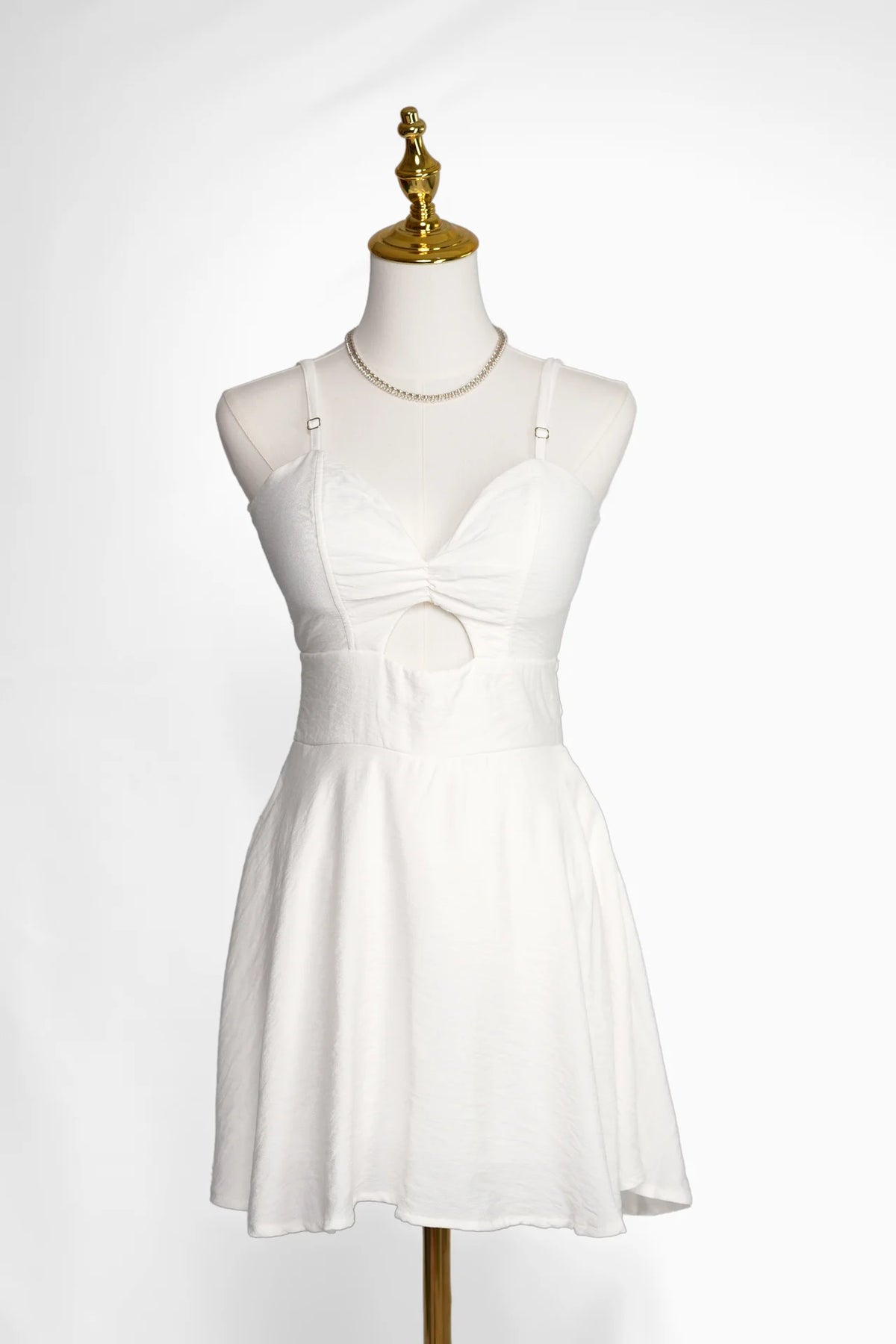 Arioma modelo 26, Blanco. Maniquí · Ángulo 02