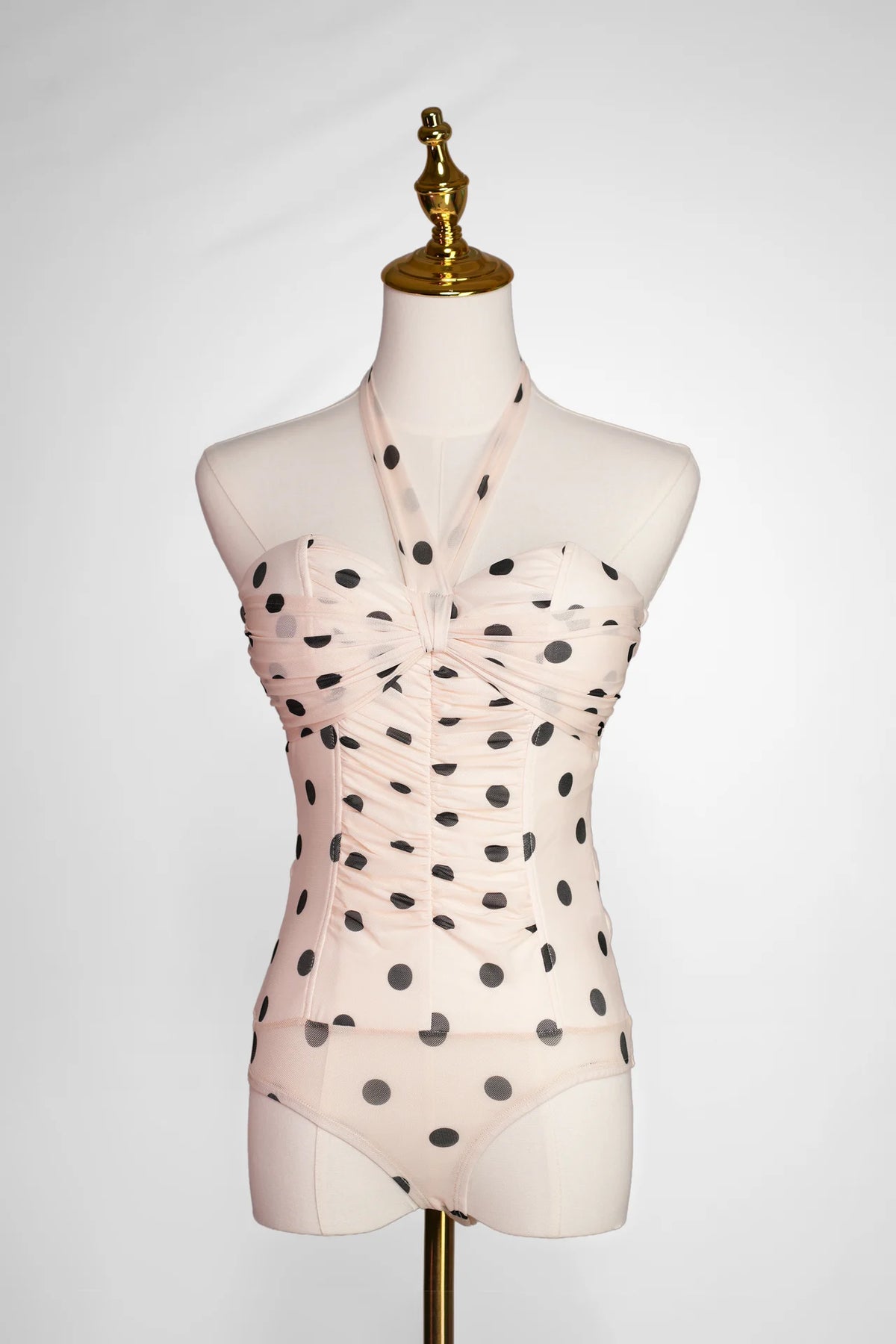 Arioma modelo 34, Rosa · lunares. Maniquí · Ángulo 02
