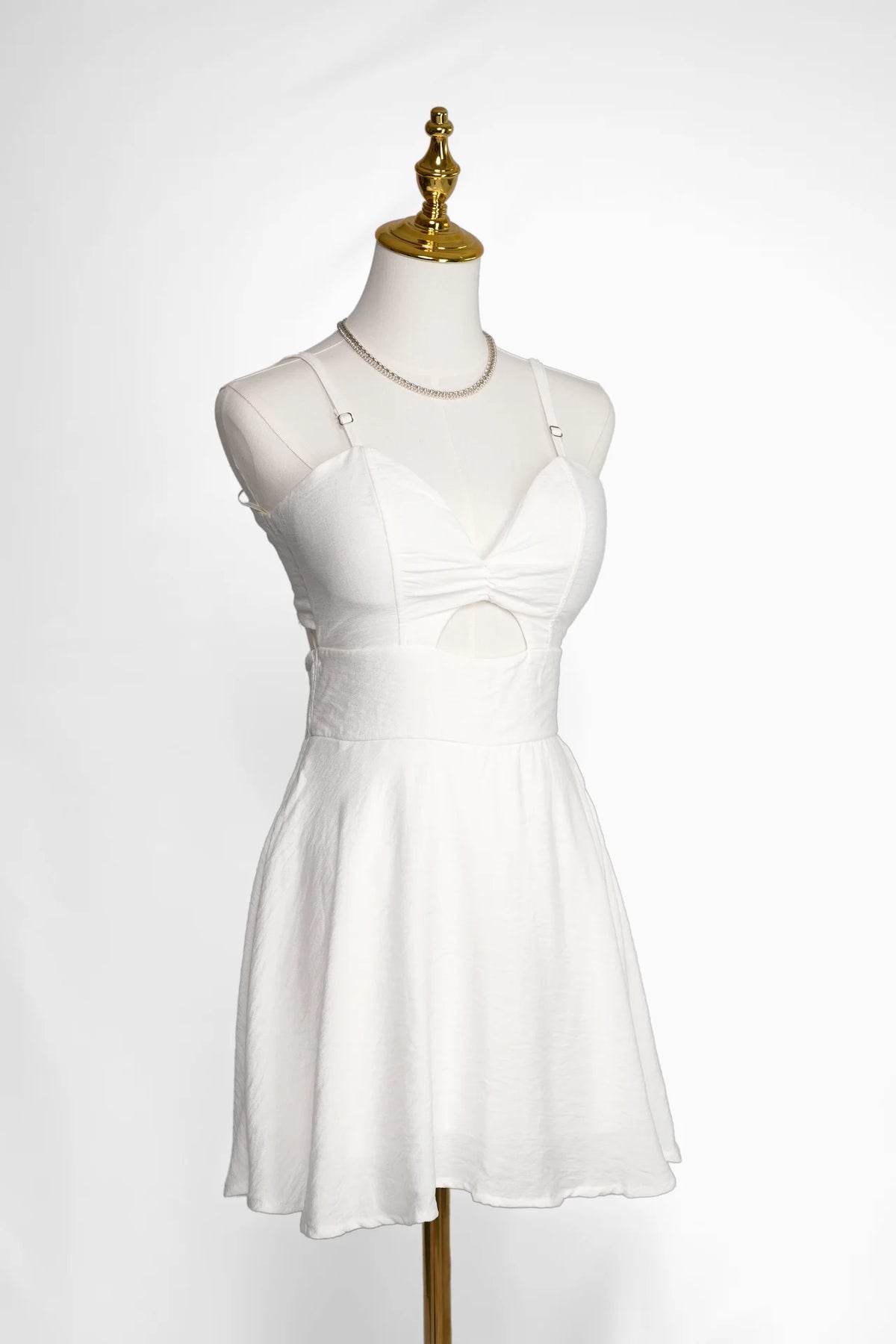 Arioma modelo 26, Blanco. Maniquí · Ángulo 03